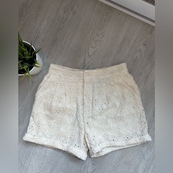 CROCHET CREAM SHORT - Picture 4 of 4